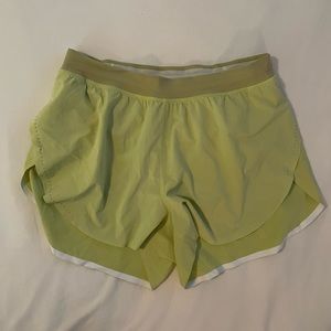 lululemon find your pace short